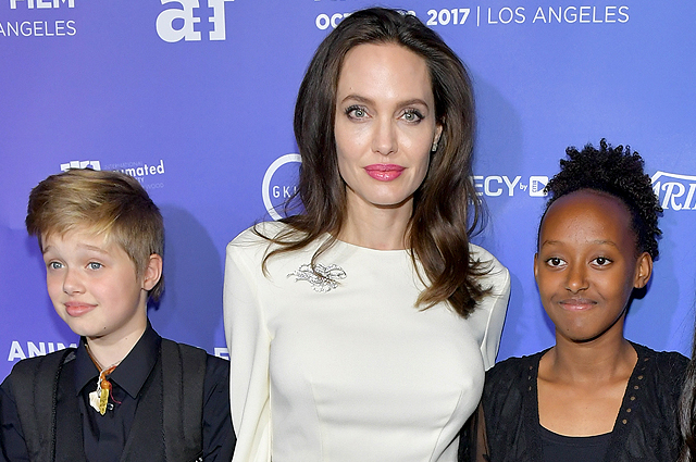 Анджелина Джоли рассказала в интервью о своих детях: «Не хочу, чтобы они были послушными» | СПЛЕТНИК