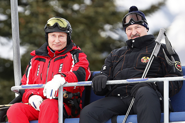 Владимир Путин и Александр Лукашенко осваивают горнолыжные склоны на Красной Поляне | СПЛЕТНИК